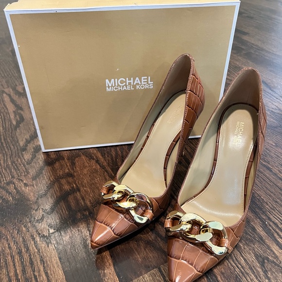 Michael Kors Scarlett Pump EEUC Size 9 - Picture 3 of 4